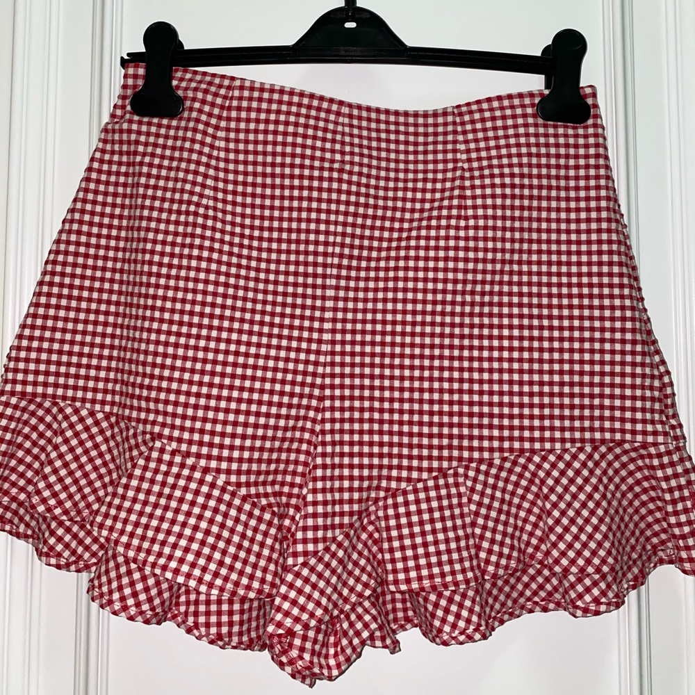 Zara Shorts (New with Tag/ Size M)